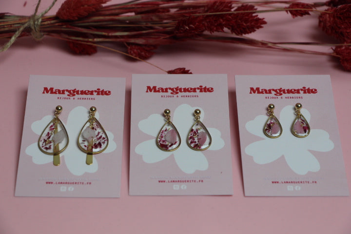 Boucles d’oreilles goutte en résine & fleurs séchées – Rose