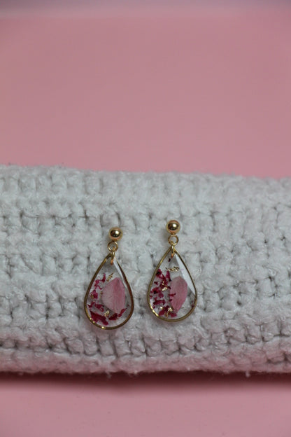 Boucles d’oreilles goutte en résine & fleurs séchées – Rose